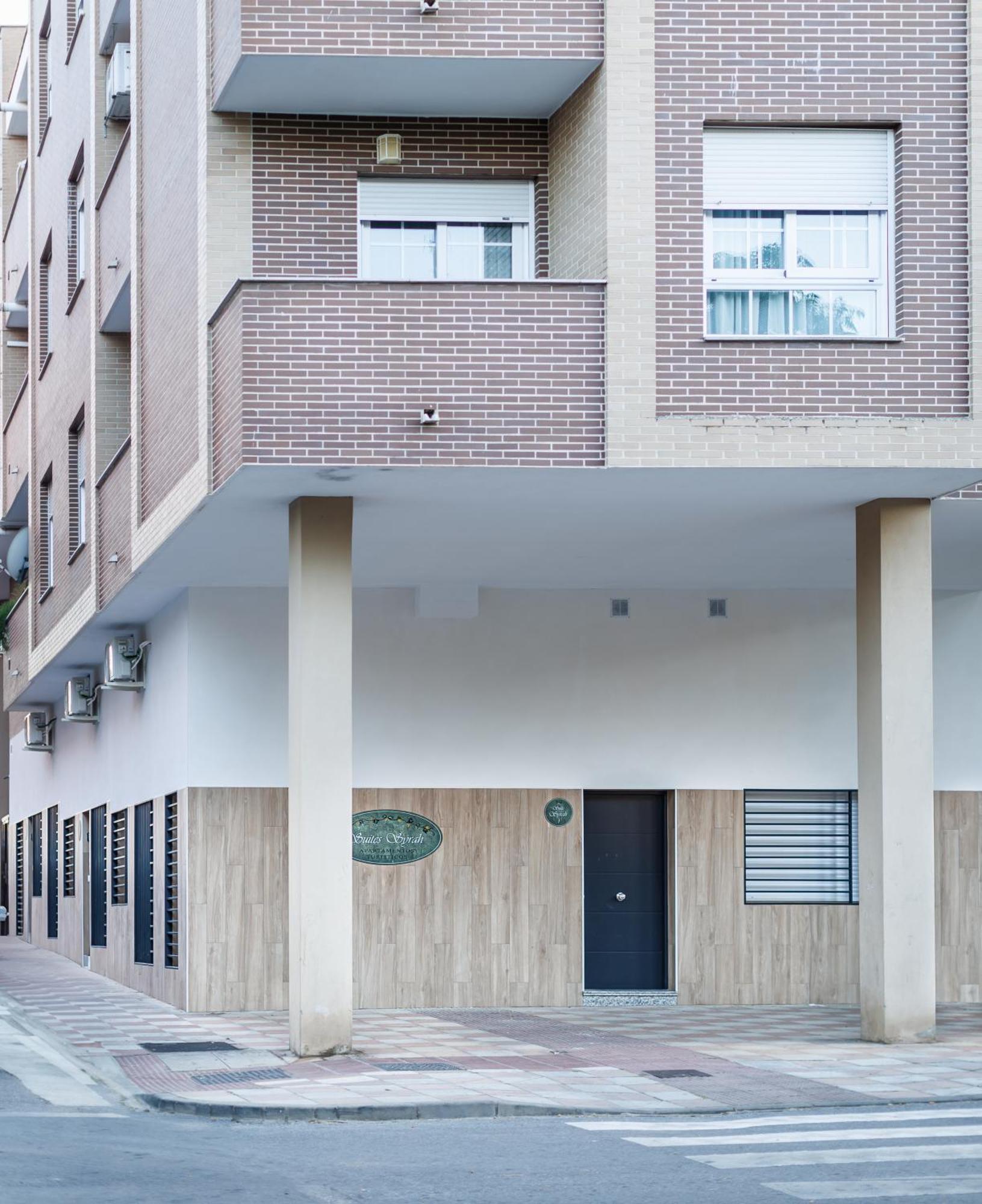 Apartamentos Luxury Suites Syrah Almendralejo Bagian luar foto